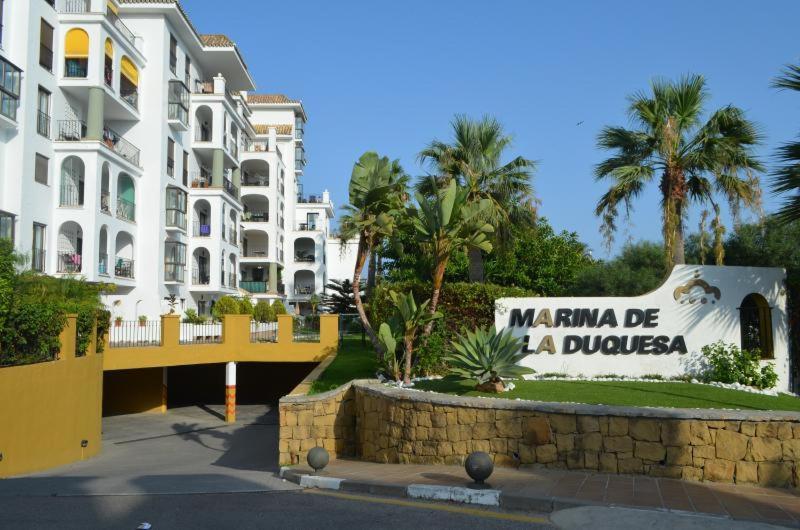 Penthouse Marina La Duquesa Apartment Manilva Bagian luar foto